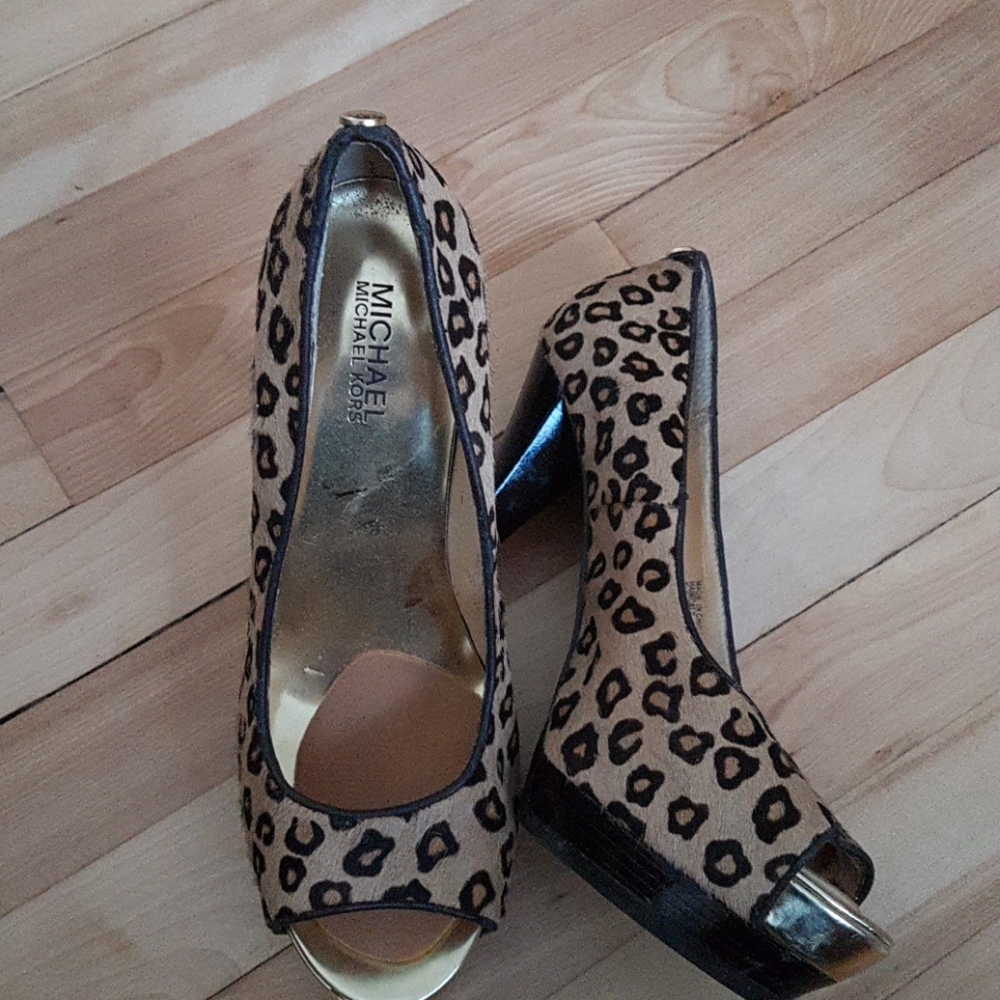 Leopard open toe sandals